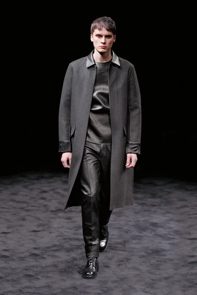 Look 7